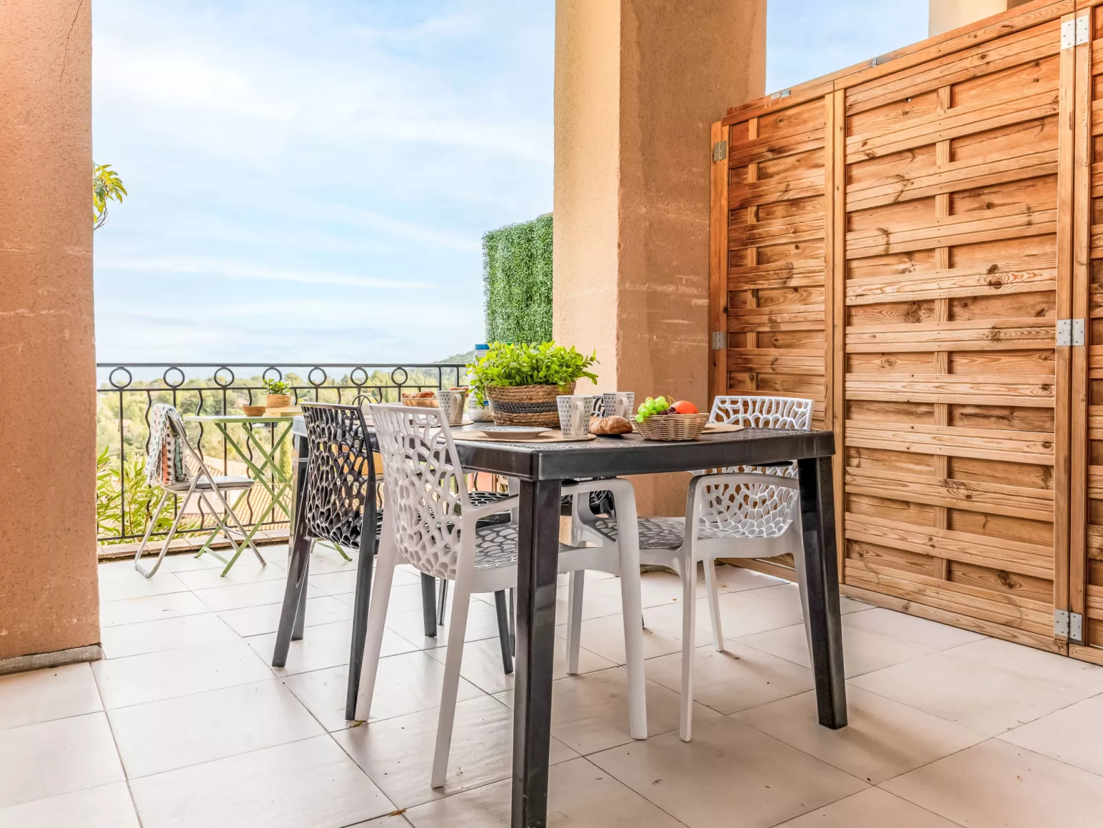 J6 174 L'Esquinade - Buiten