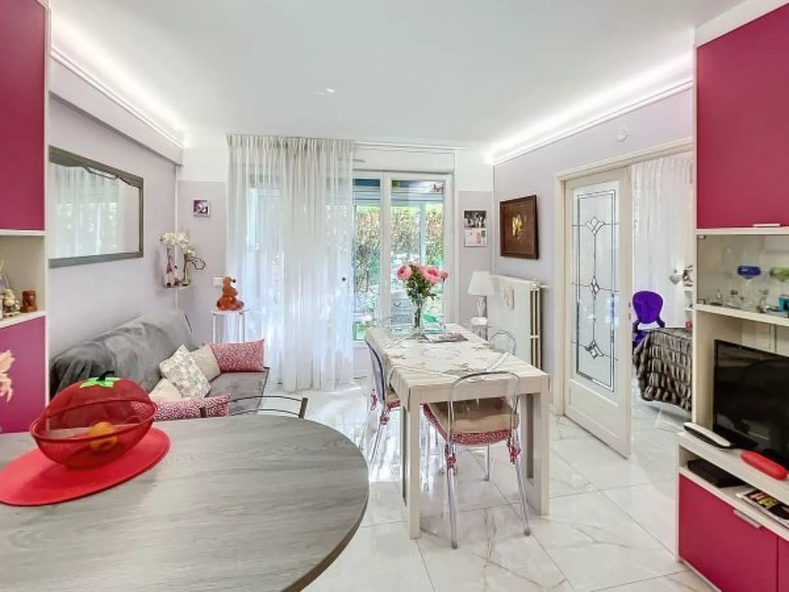 Cosy 1 bedroom Republique 236 - Image-tags.info