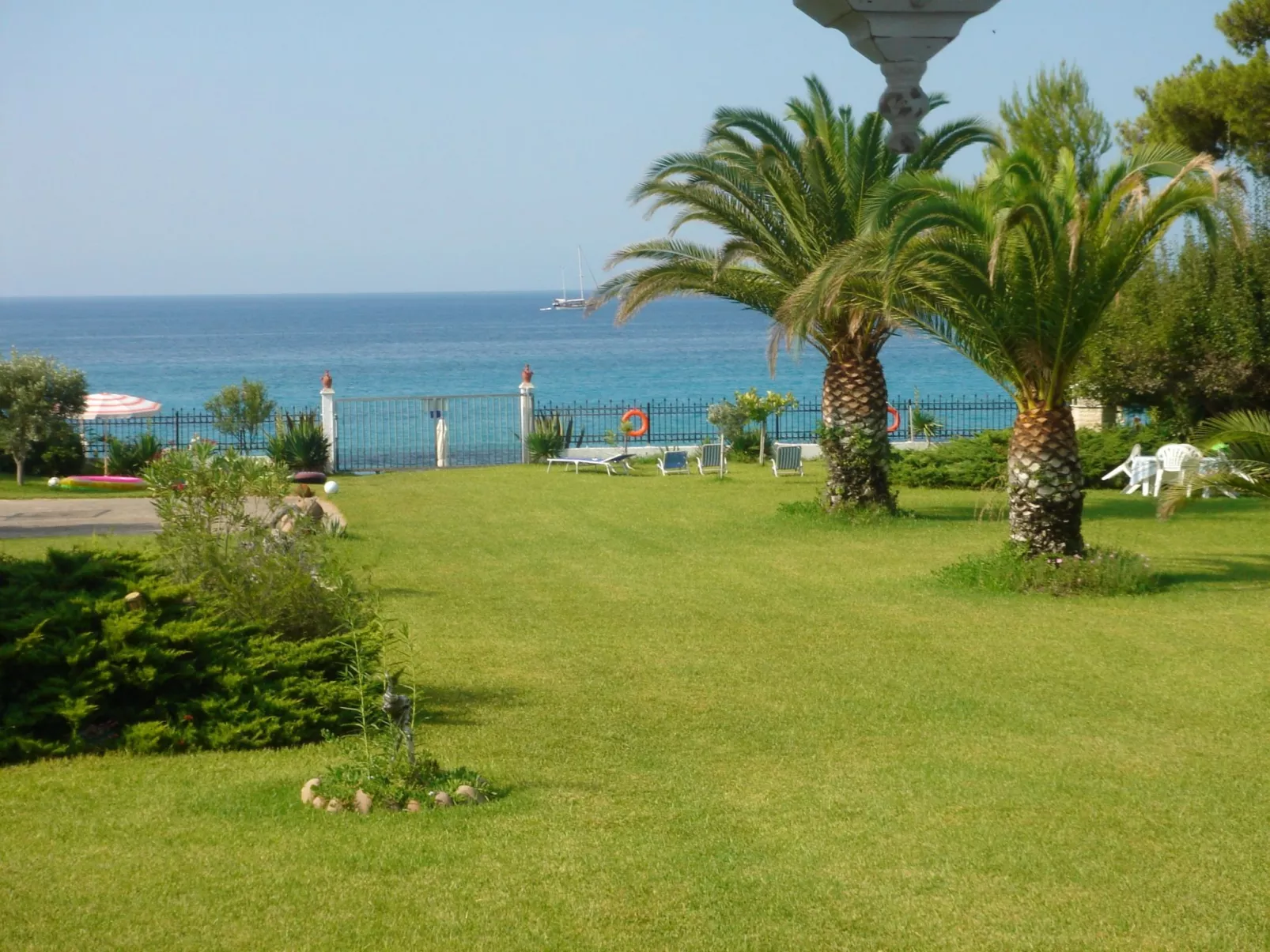 Aus dem Garten direkt an den Strand - Buiten