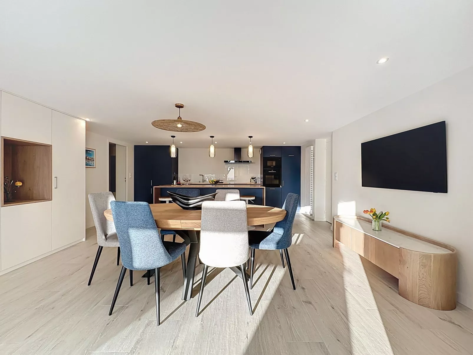 Le Vent d'Avril - Binnen