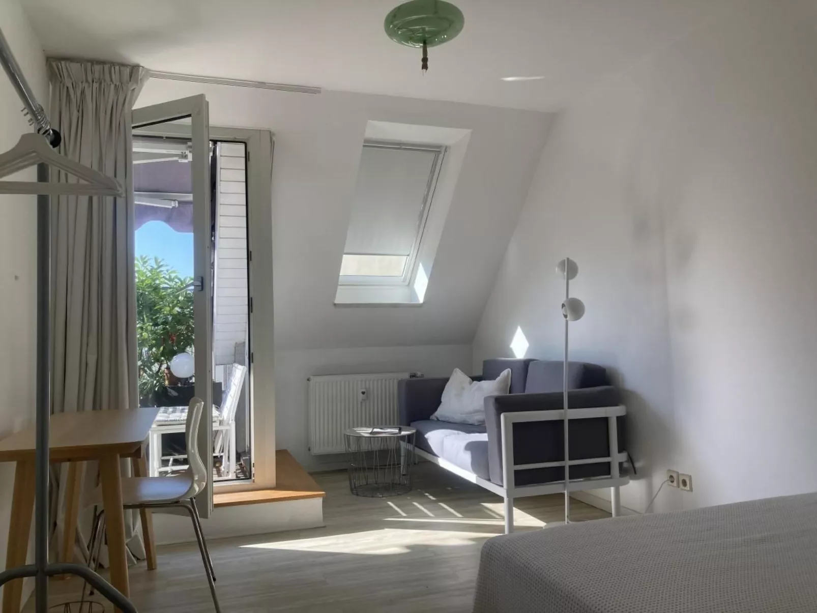 Modernes helles Zimmer im Loft am See - Binnen