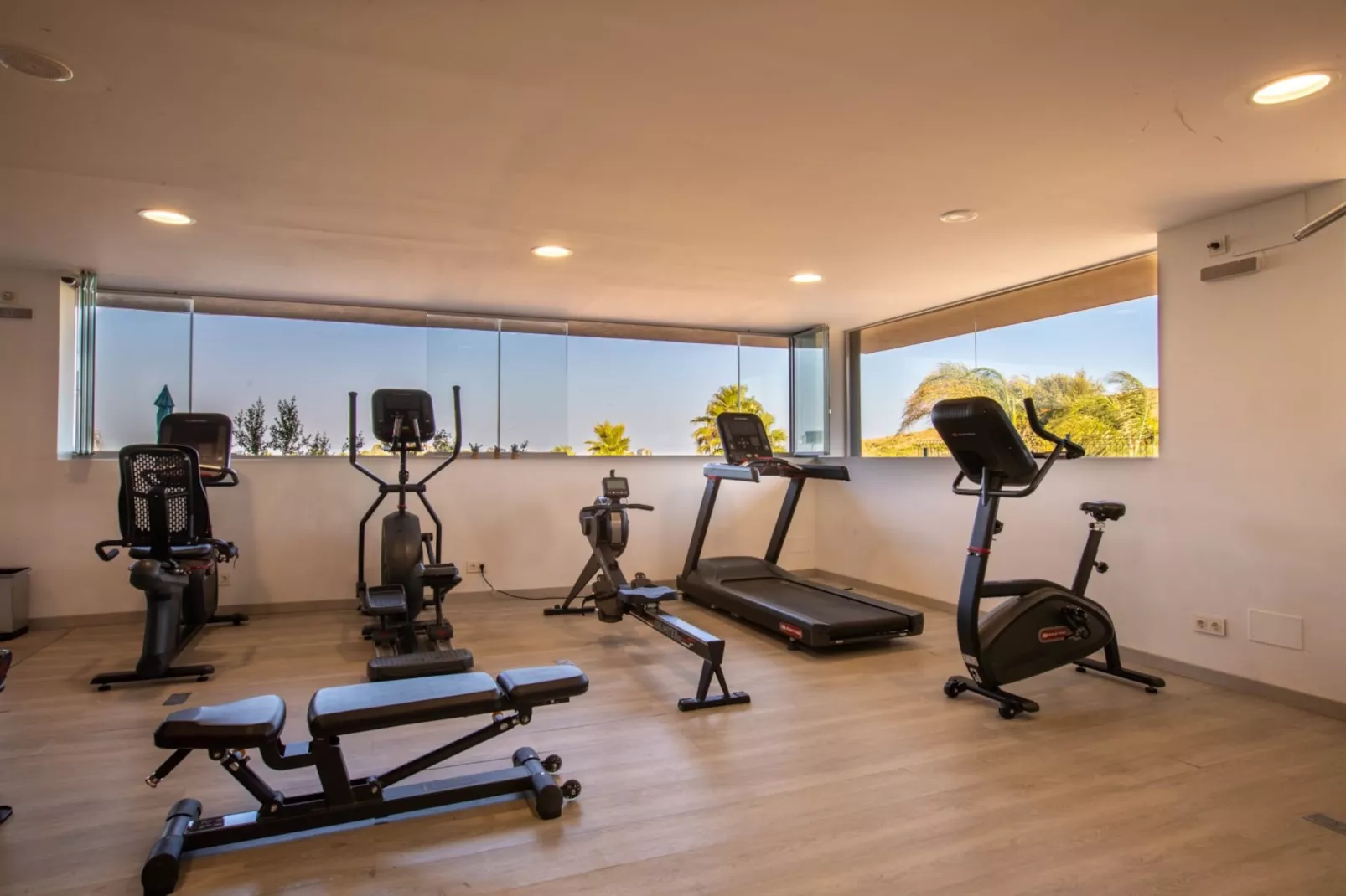 Stylish 2-bed Apartment ALCAZABA LAGOON (2011) - Faciliteiten