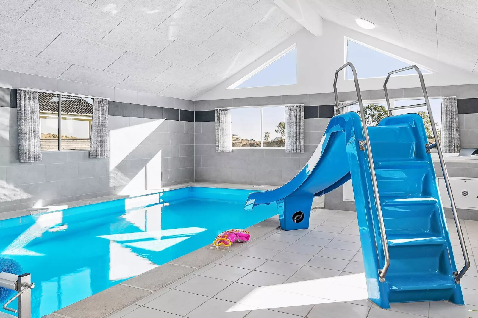 24 persoons vakantie huis in Hasselberg - Zwembad