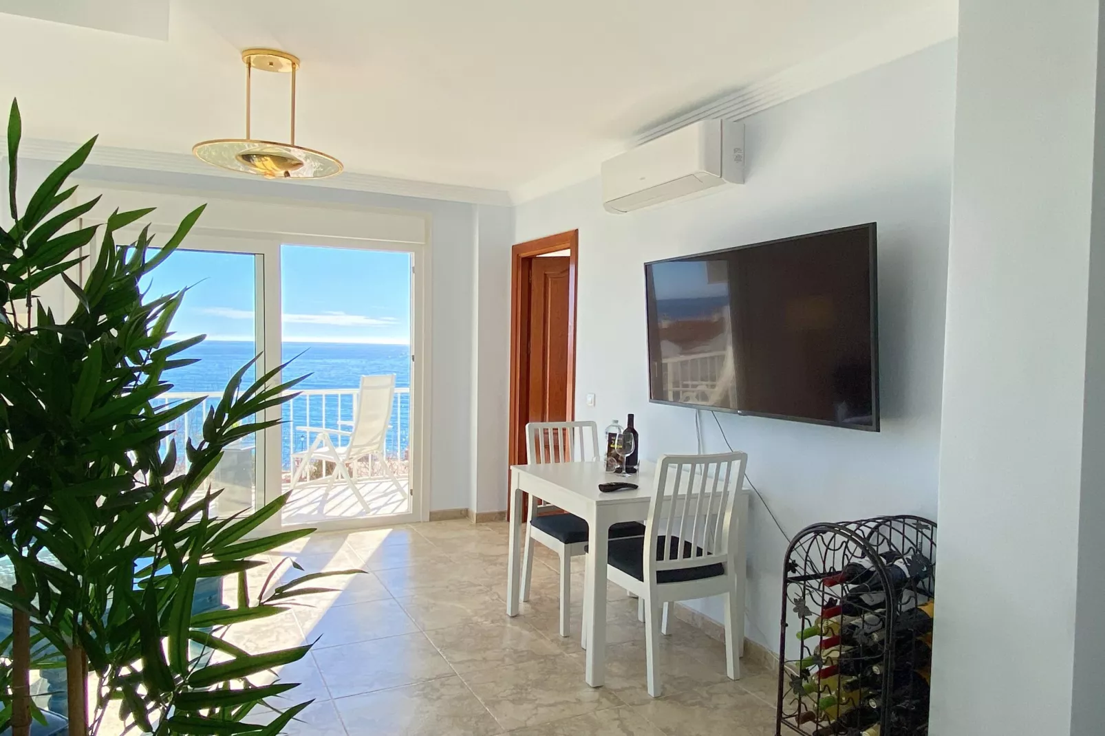 Delfin 3º3 Seaview by Casasol - Eetkamer