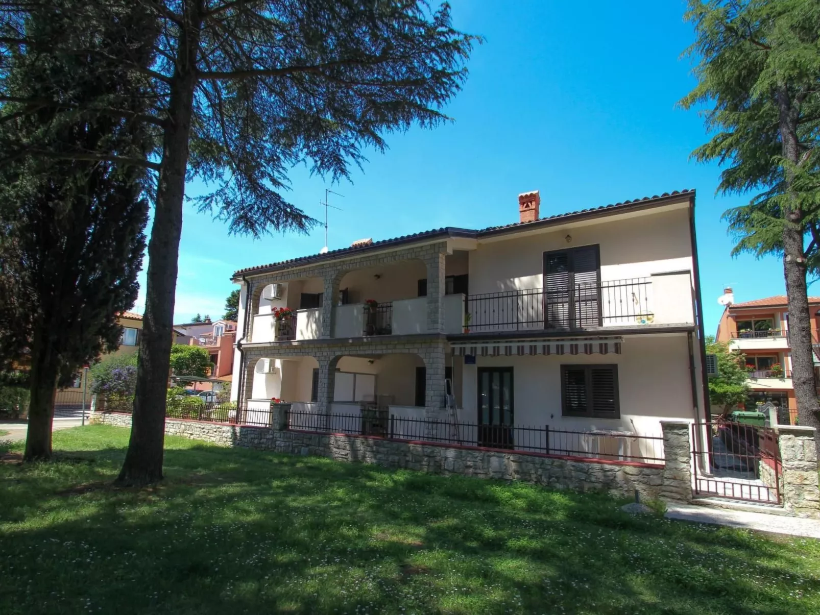 "Elena 4" direkt am Strand - Buiten