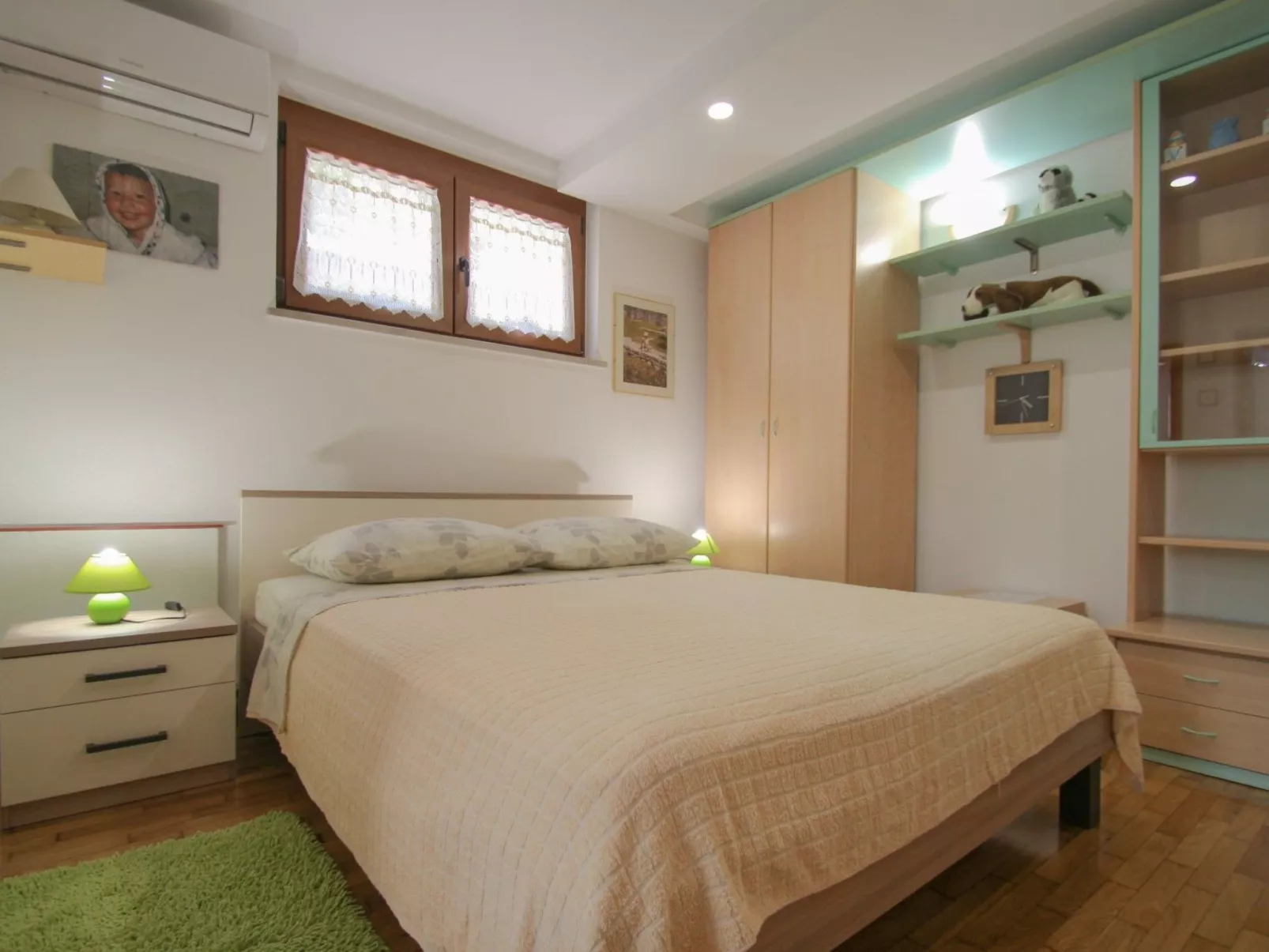 Charmante Ferienwohnung Rafi - Binnen