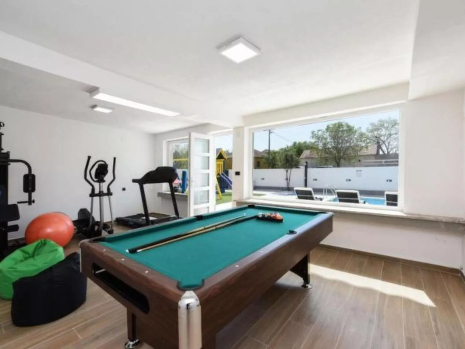 Villa Mare with heated pool and gym - Image-tags.info