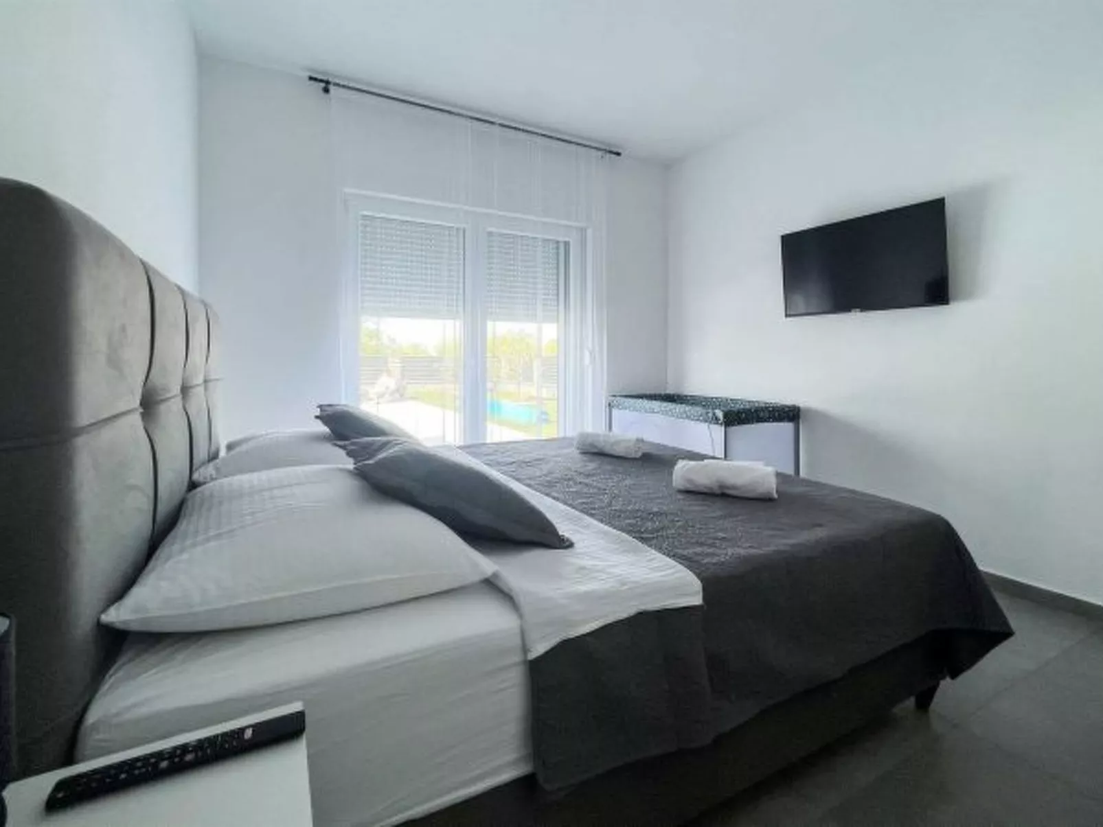 Villa Ela with heated pool - Image-tags.info