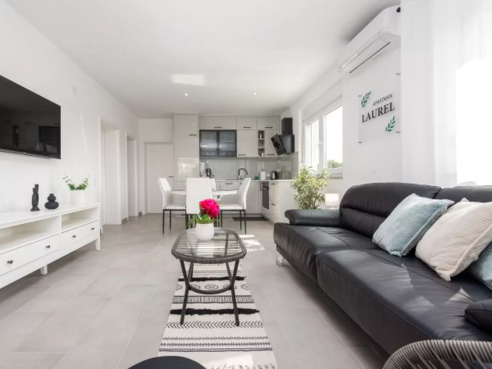 Apartment Laurel near the sea - Image-tags.info