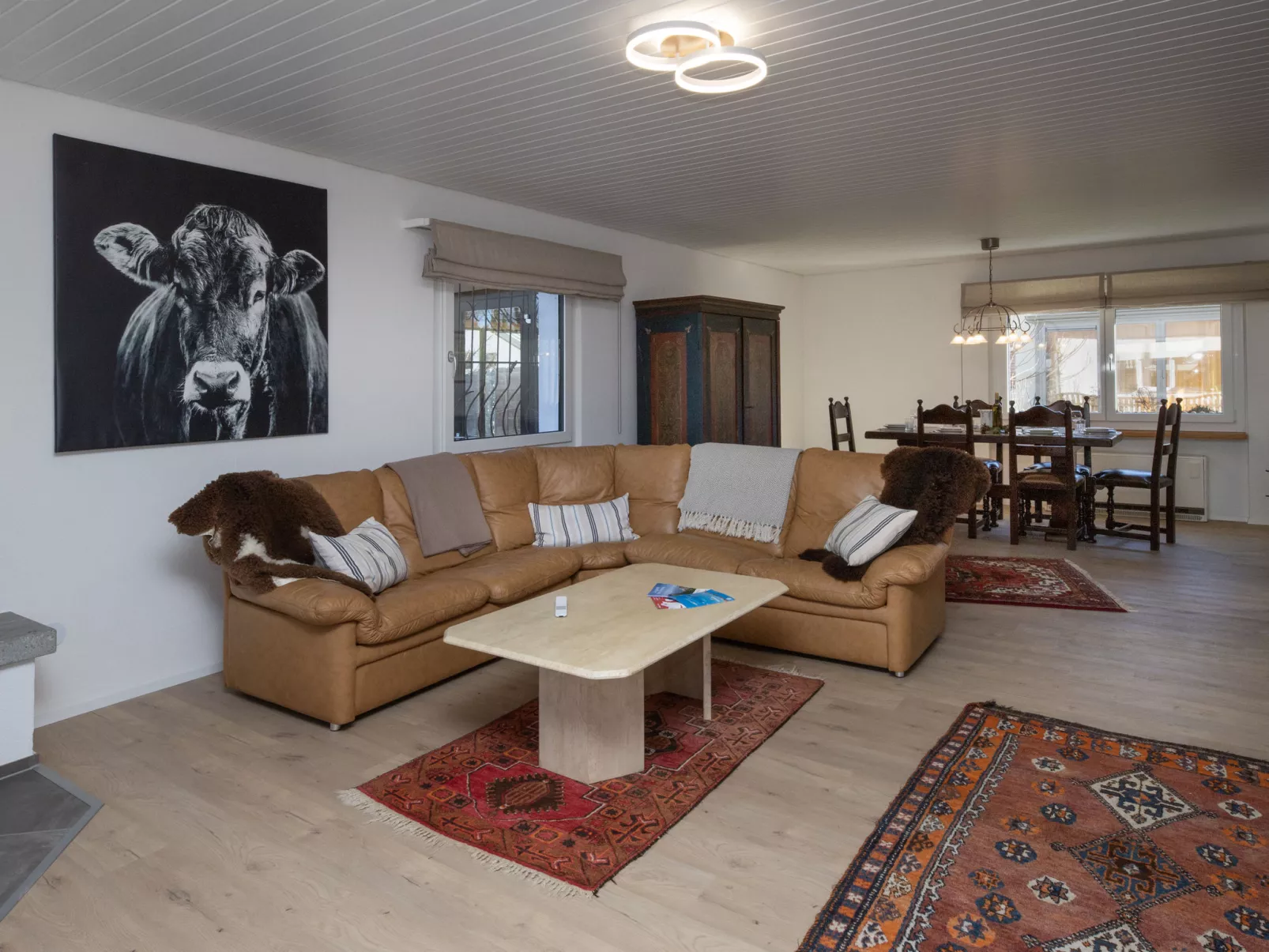 Sous-le-Moulin - Binnen