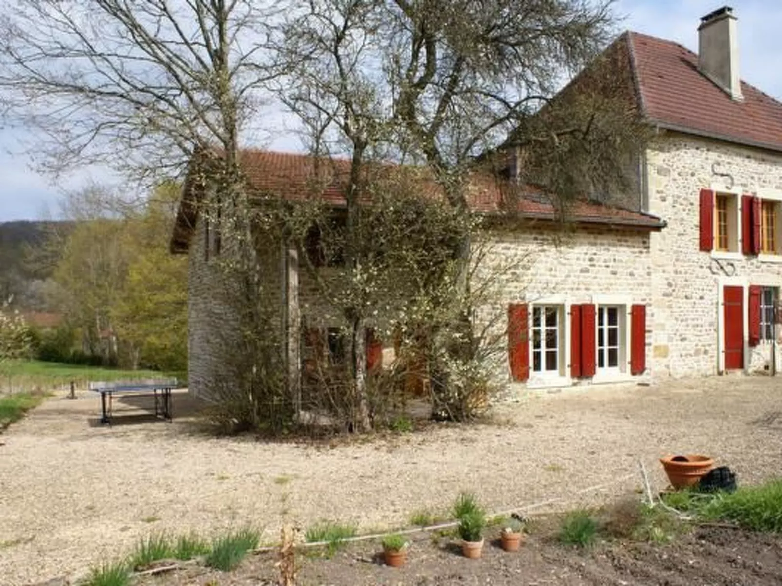 In Le Châtelet-Sur-Meuse mit Grill, Garten und Terrasse - Buiten