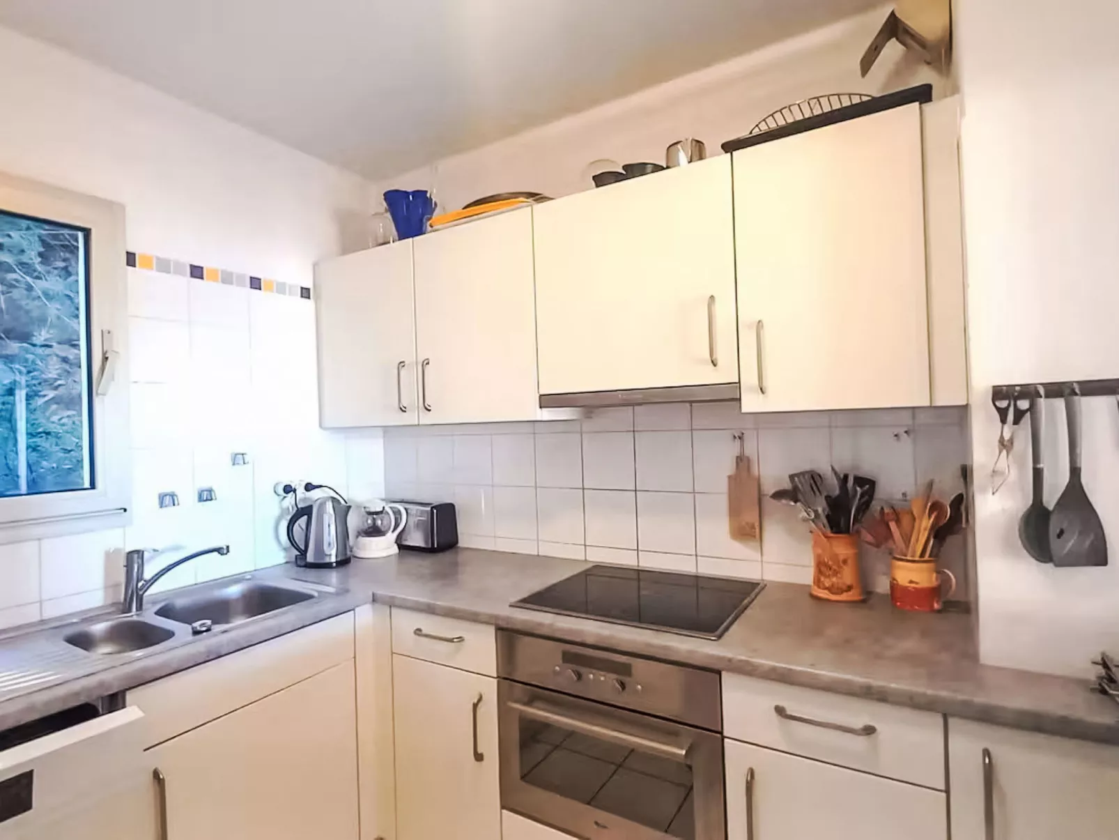 Les Mandariniers - Binnen