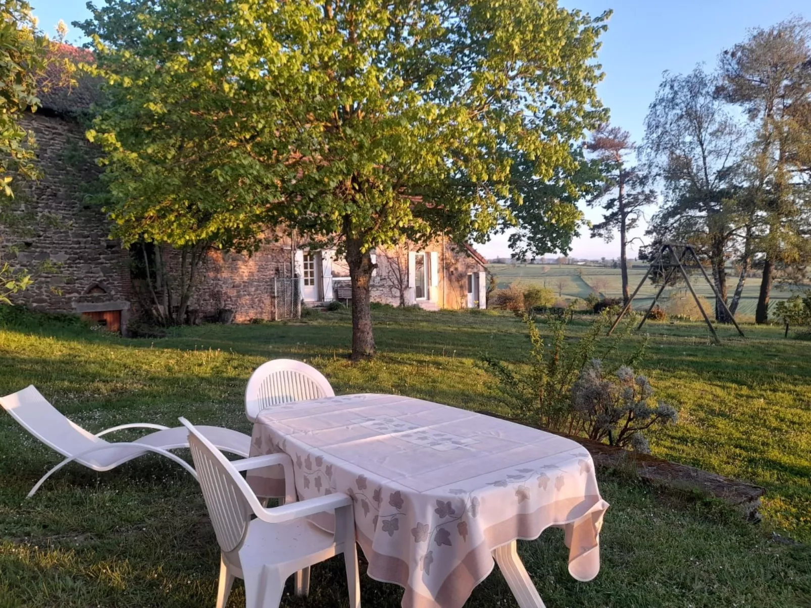 Charmantes Haus in der Auvergne - Image-tags.info