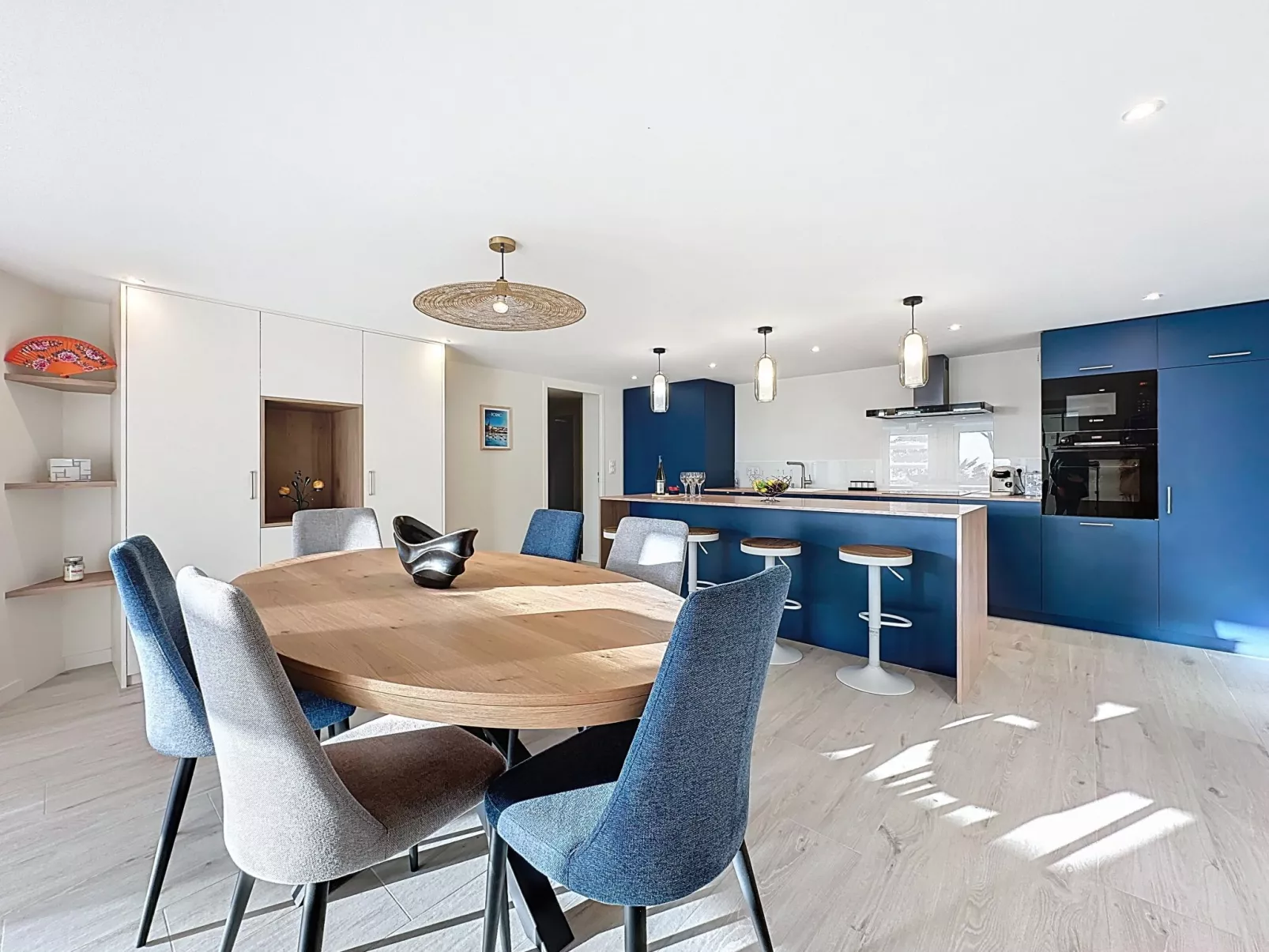 Le Vent d'Avril - Binnen