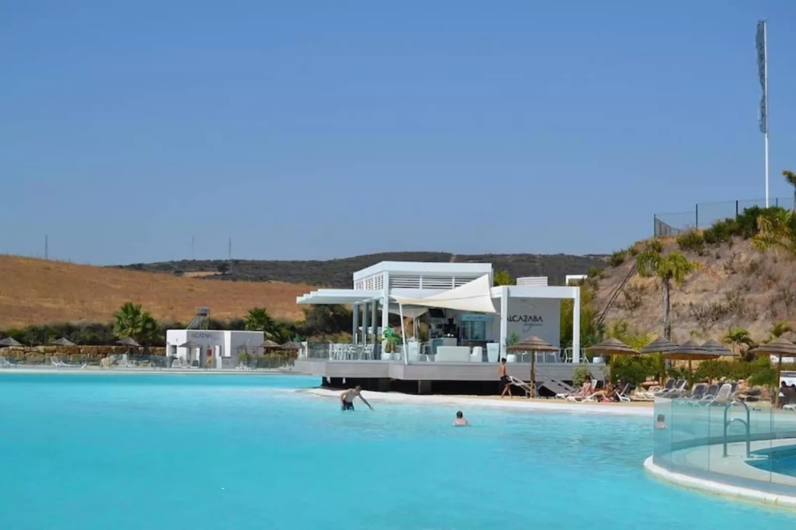 Charming 2-Bed Retreat Alcazaba Lagoon (304) - Zwembad