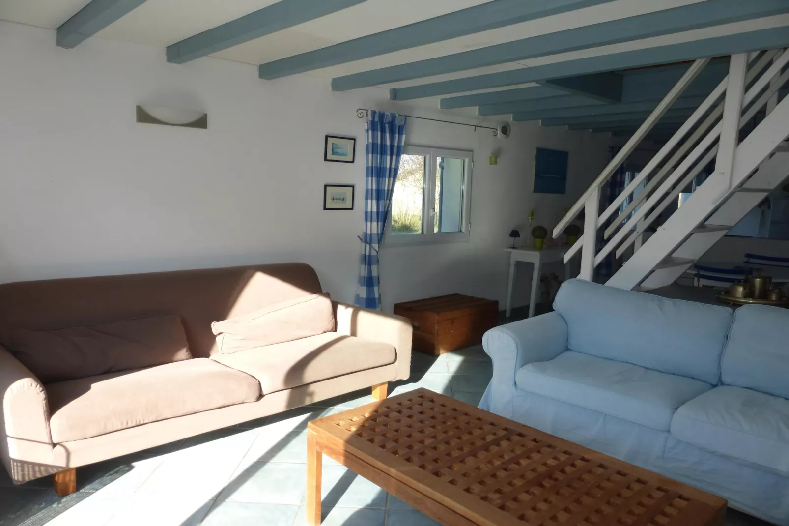 Charmante maison de vacances à 150 m de la plage - Woonkamer