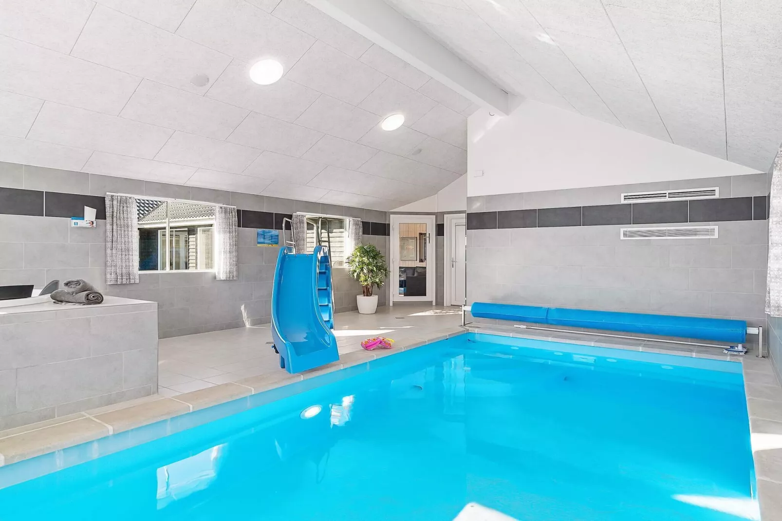 24 persoons vakantie huis in Hasselberg - Zwembad