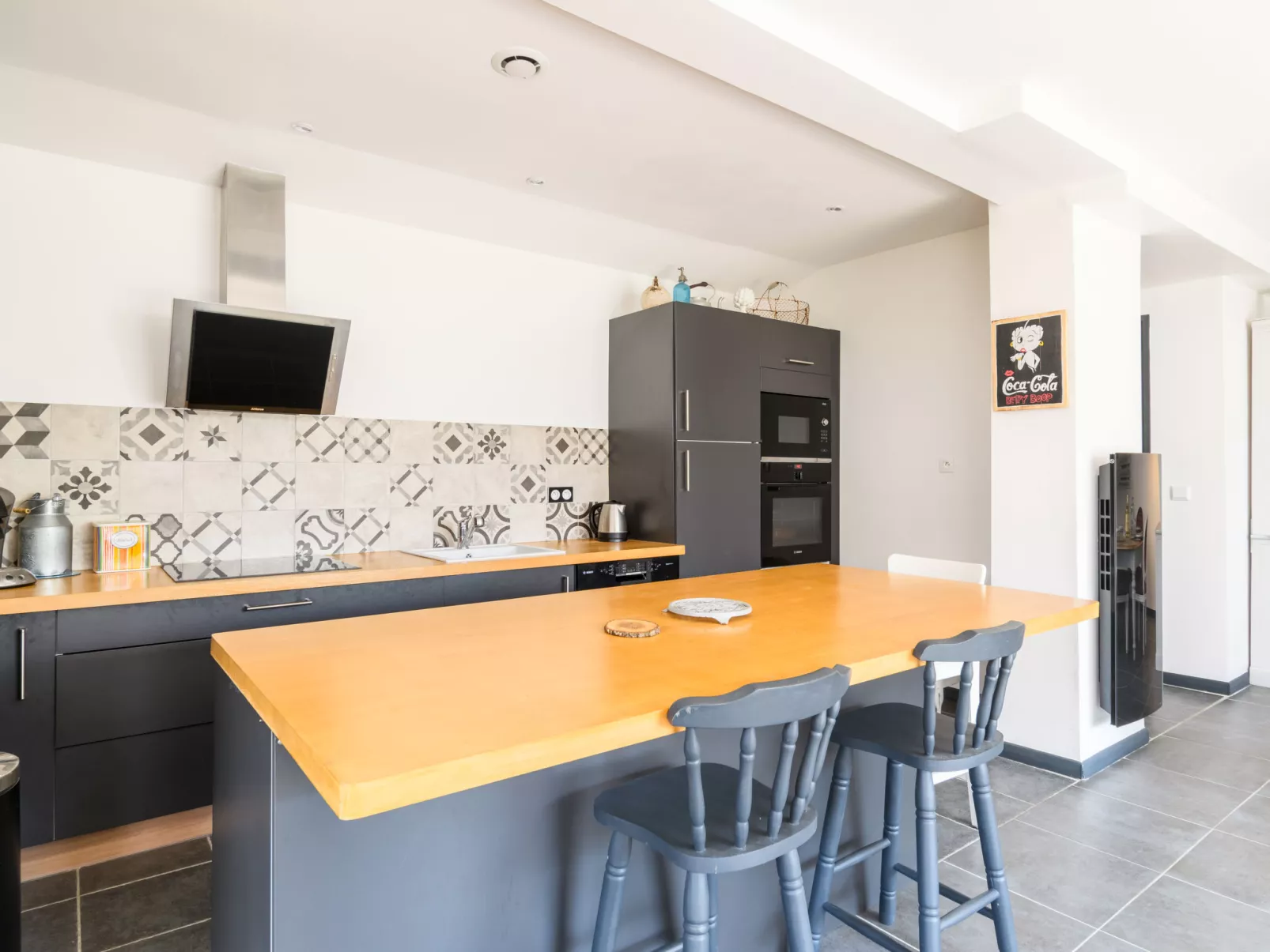 Aimé Bourdier - Binnen