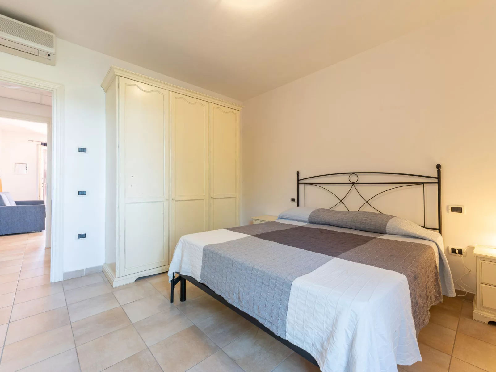 Aba Village - Binnen