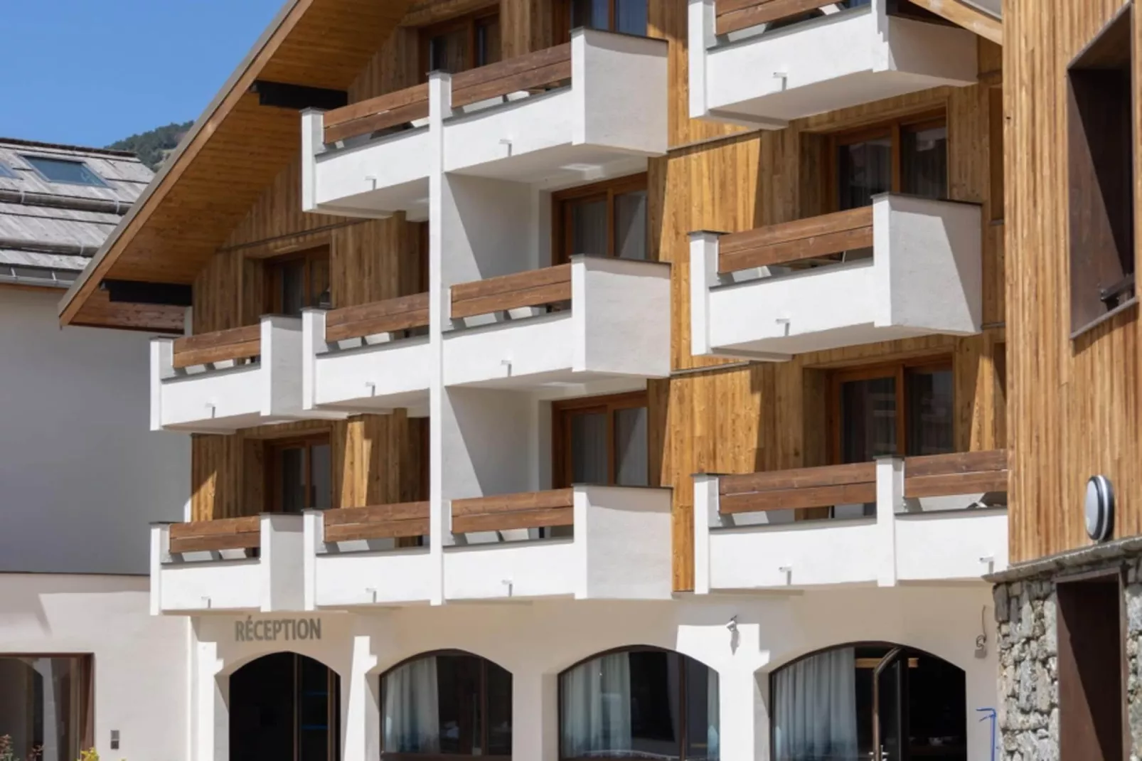 Le Cristal Lodge-RD2S - Buitenkant zomer