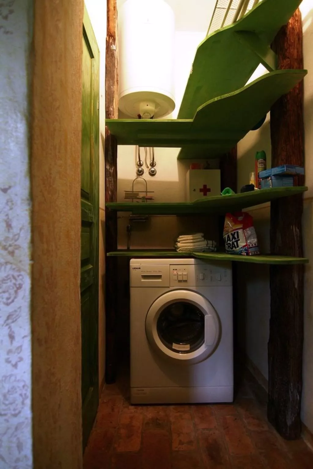 Modernes Ferienhaus in Drenje mit Privatem Garten - Binnen