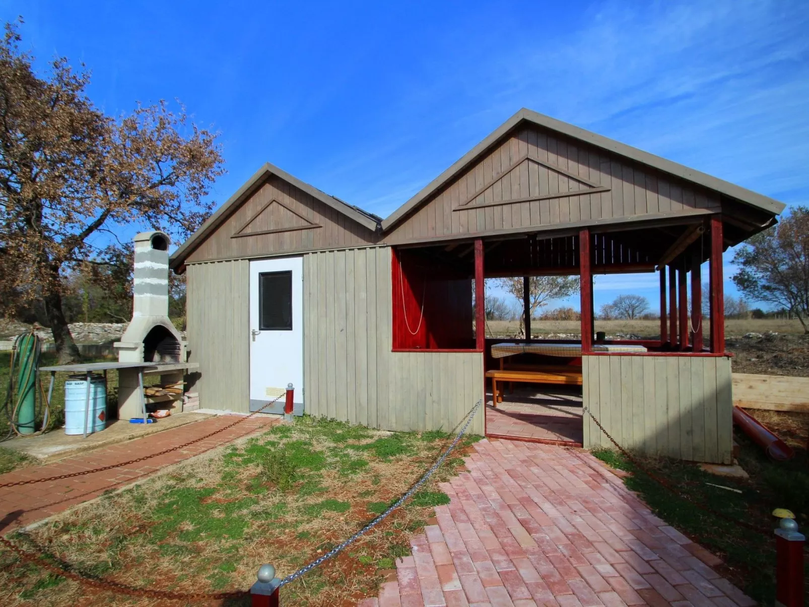 Mit Terrasse für 4 Personen - Buiten