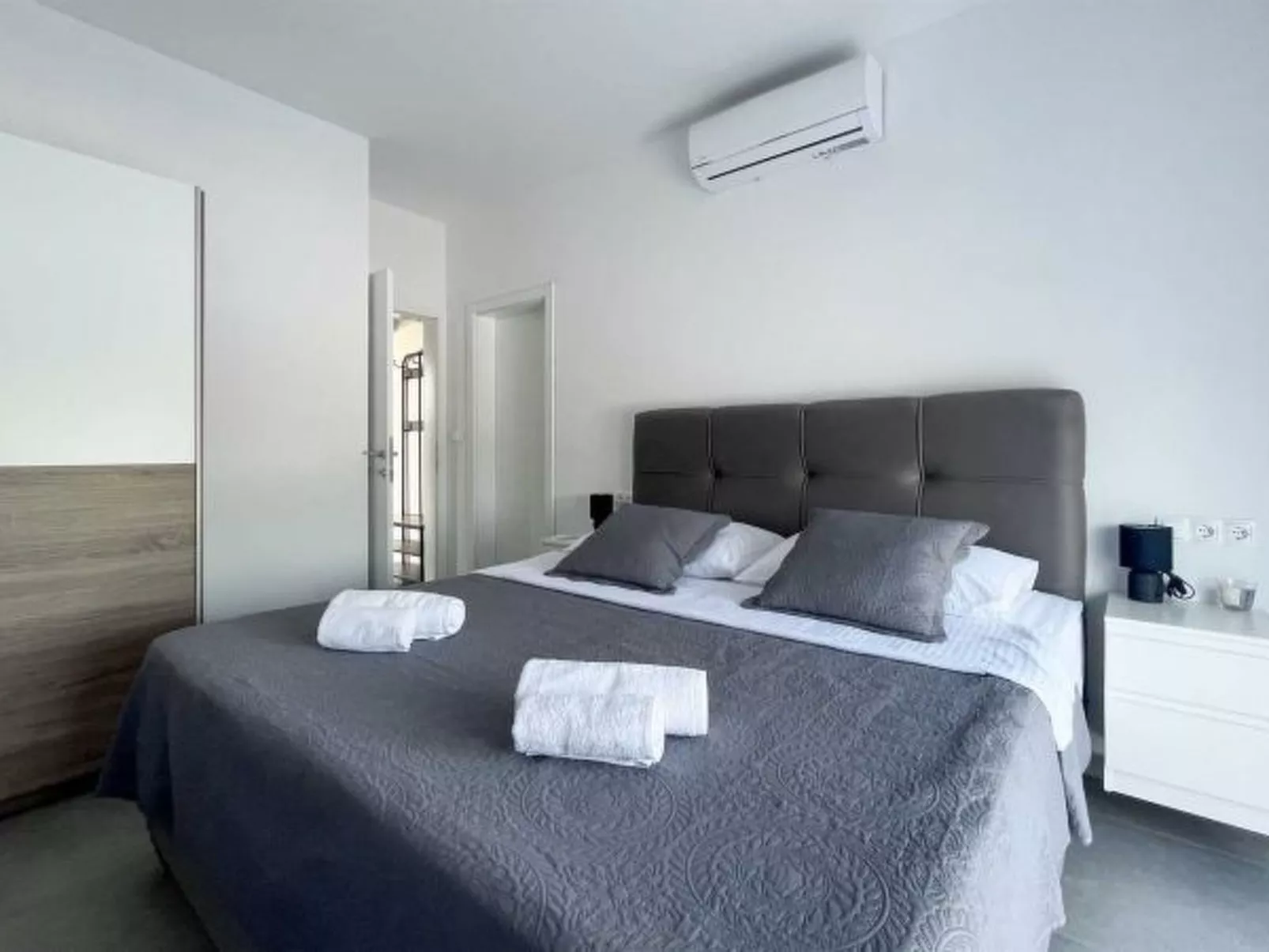 Villa Ela with heated pool - Image-tags.info