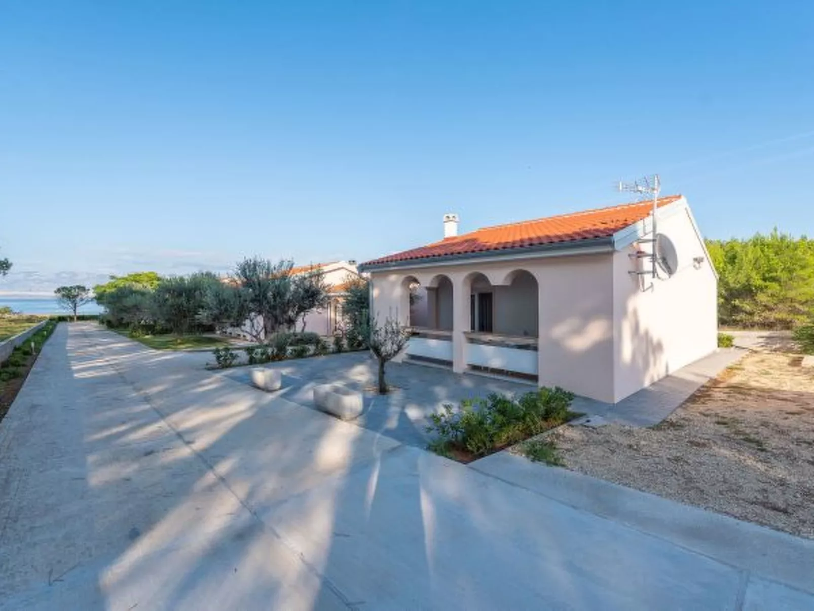 Beachside Holiday House Anamarija - Image-tags.info