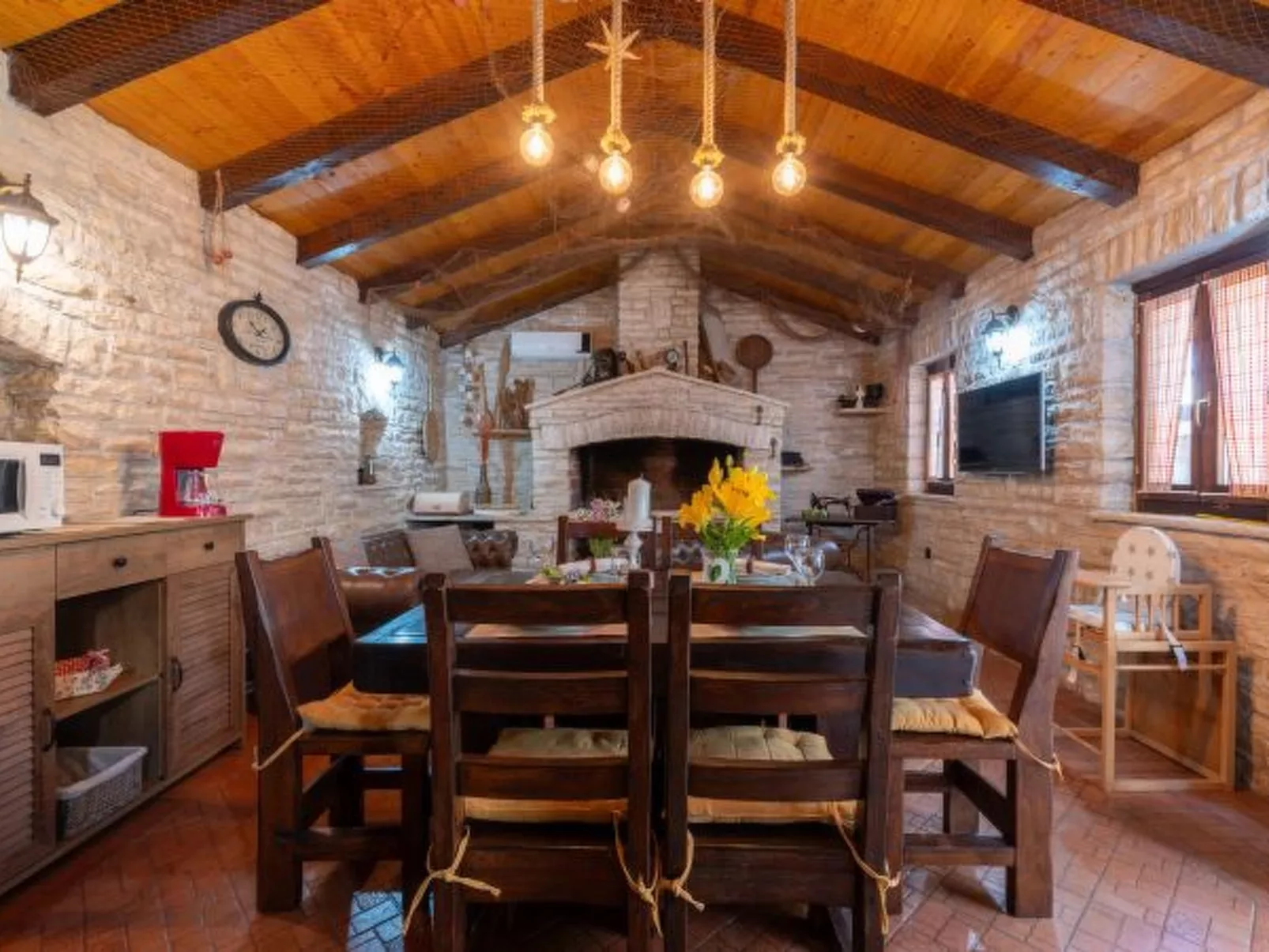 Stone villa Tea with pool - Image-tags.info