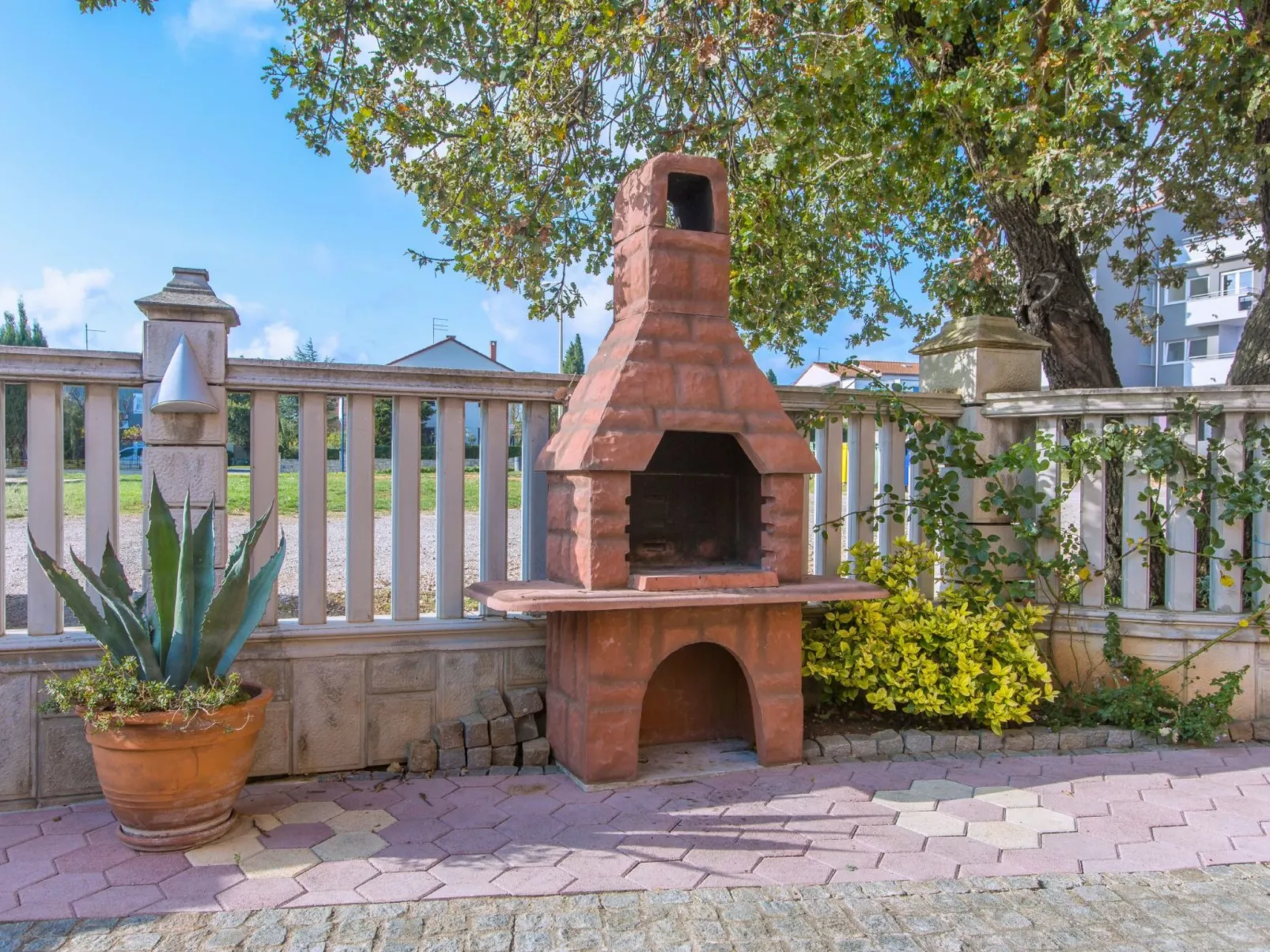 Ferienzimmer mit Terrasse - Buiten