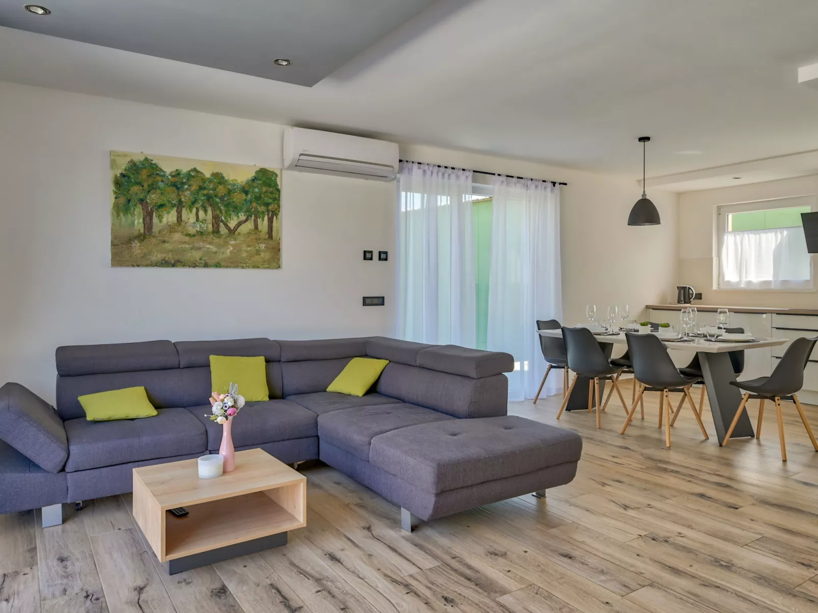 Montevernal - Binnen