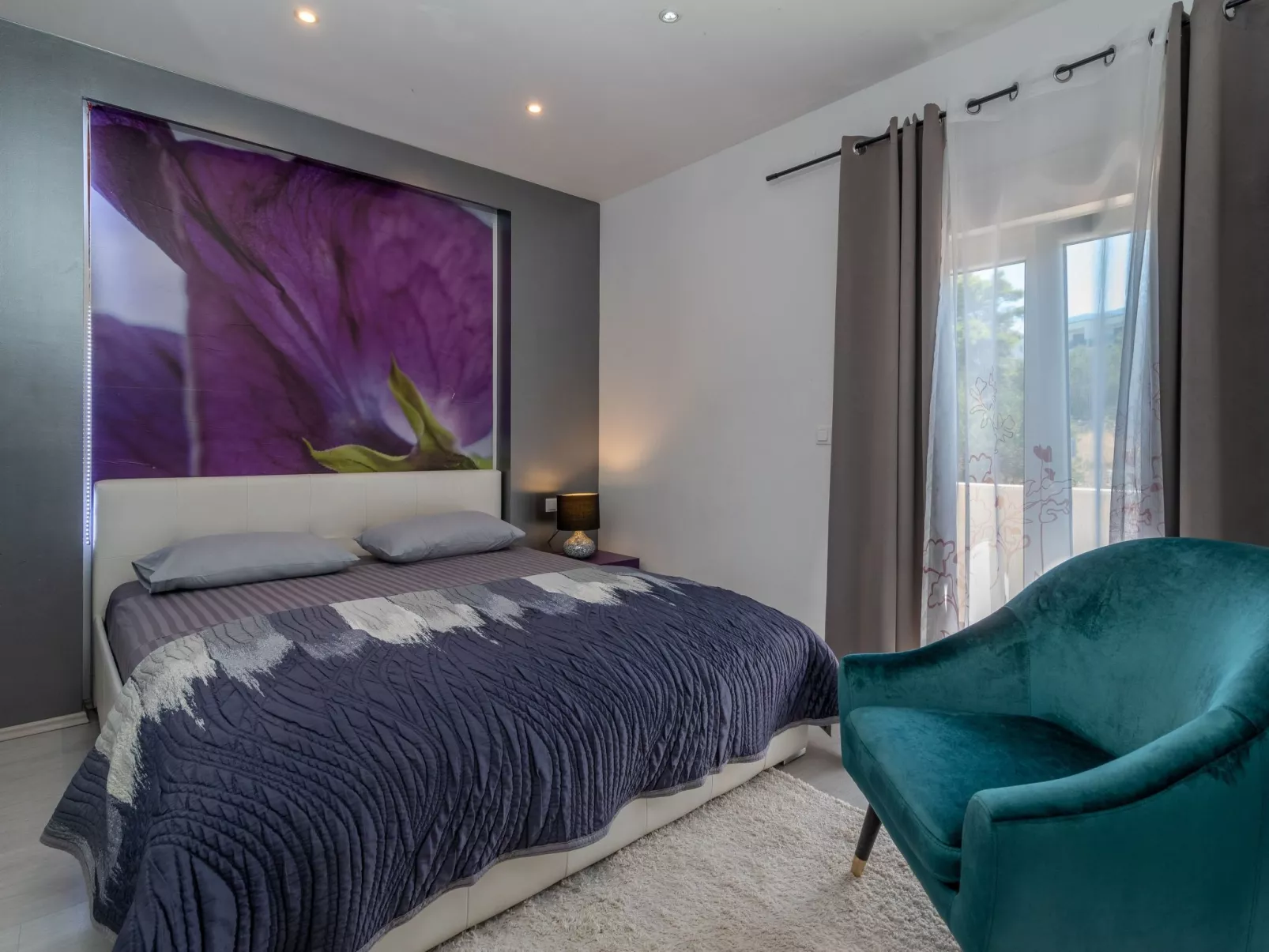 Modernes Apartment mit Gartennutzung, einer groß - Image-tags.info