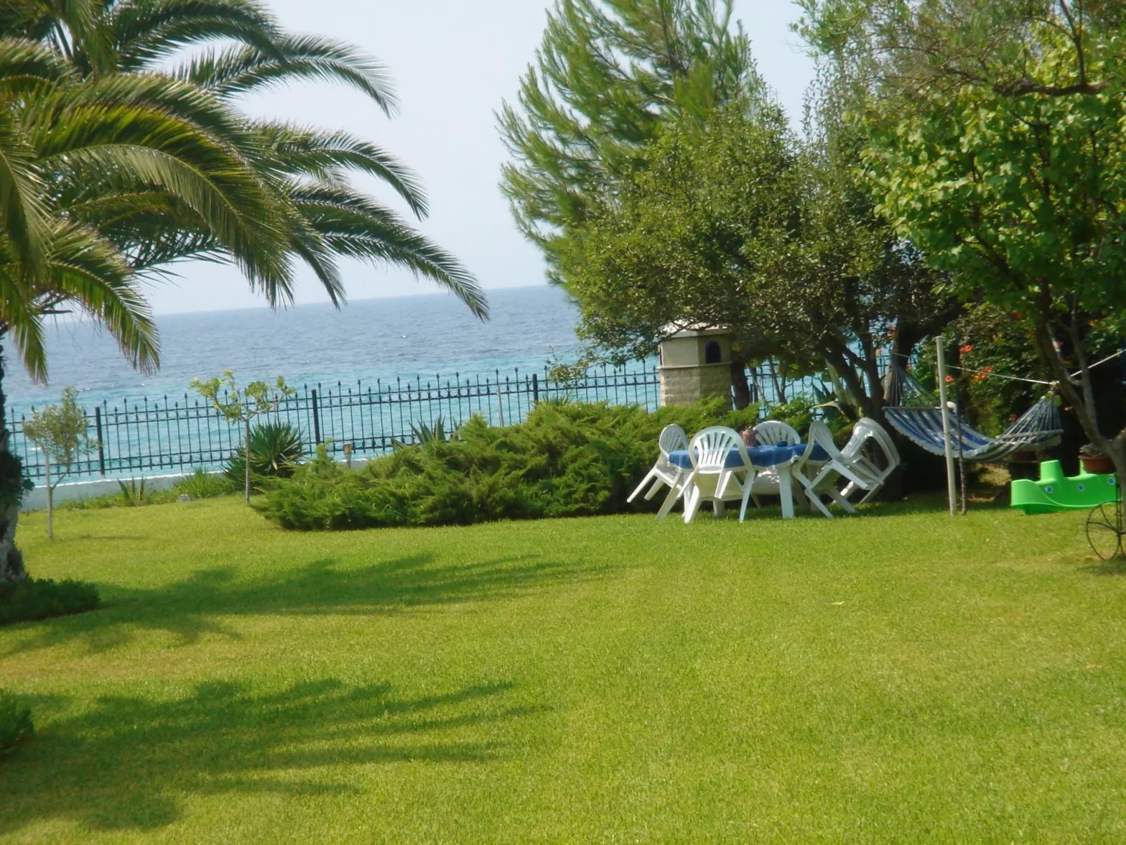 Aus dem Garten direkt an den Strand - Buiten