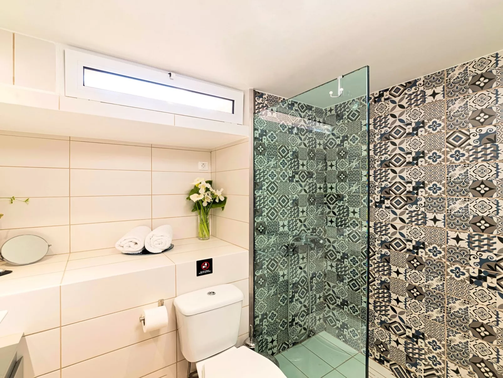 "Olive Green" mit Blick auf das Wasser - Binnen