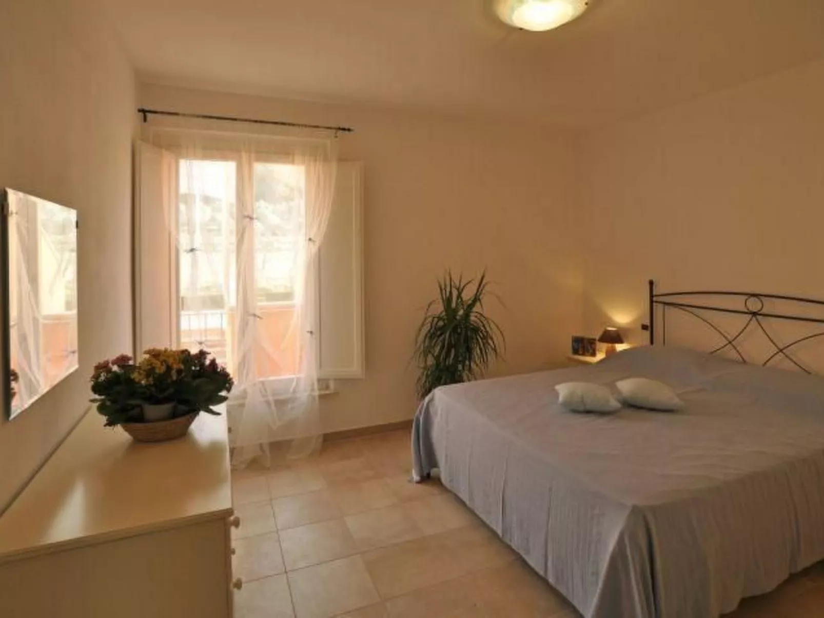 Unterkunft mit AC, Terrasse, in Residenz, Schwimmbad - Binnen