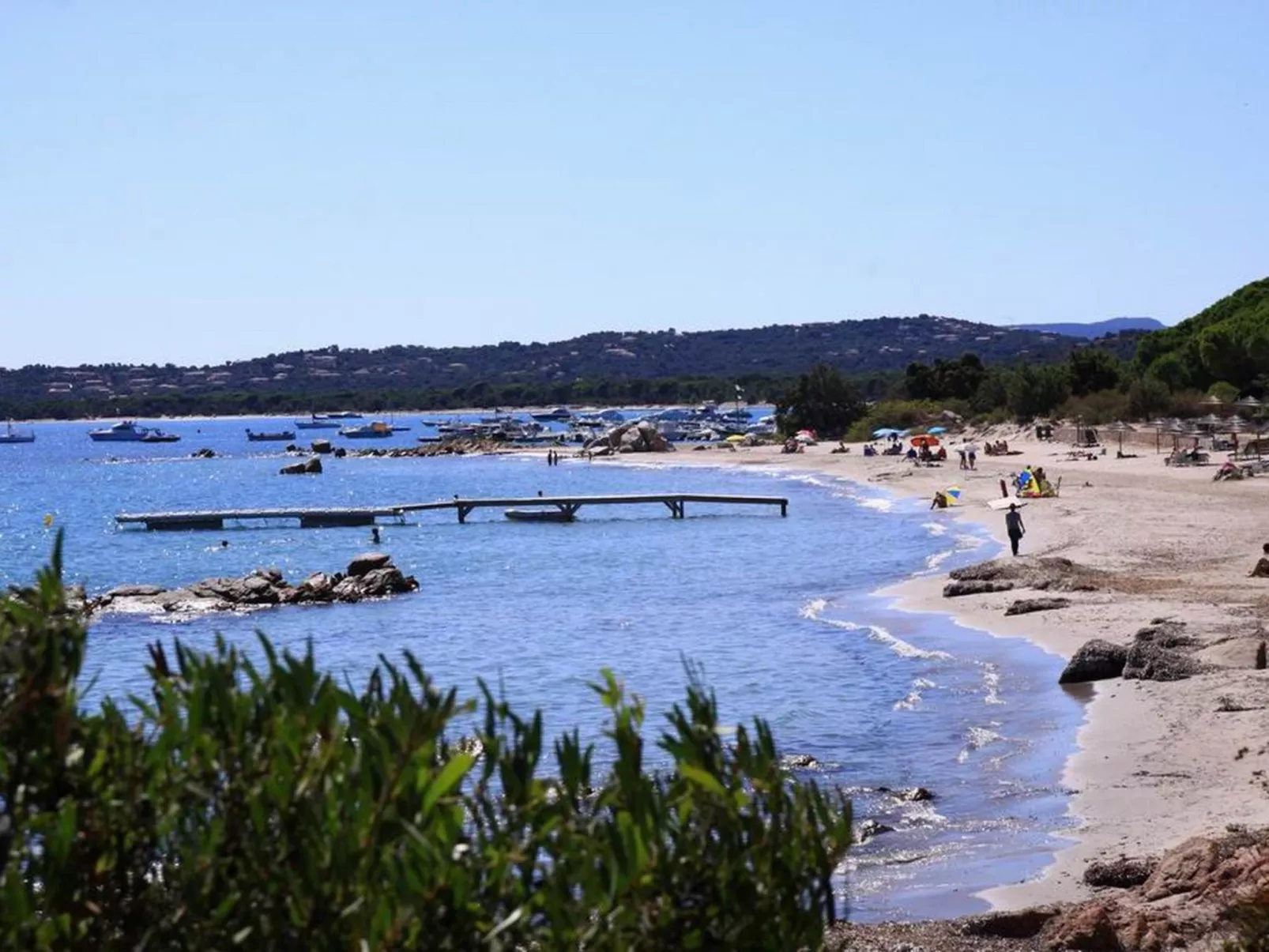 Unterkunft mit AC, Gemeinschaftspool, Nähe zum Meer - Buiten