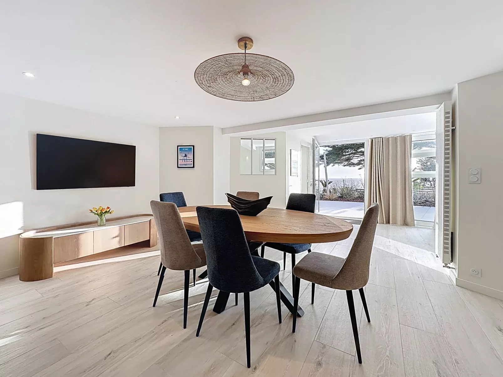 Le Vent d'Avril - Binnen