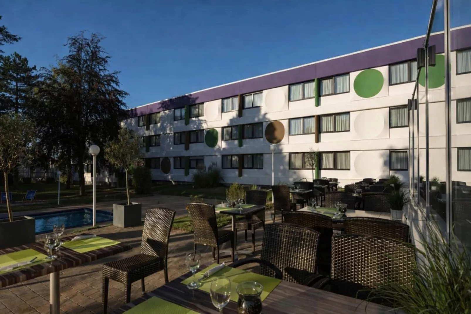 DELUXE DOUBLE ROOM - Buitenkant zomer