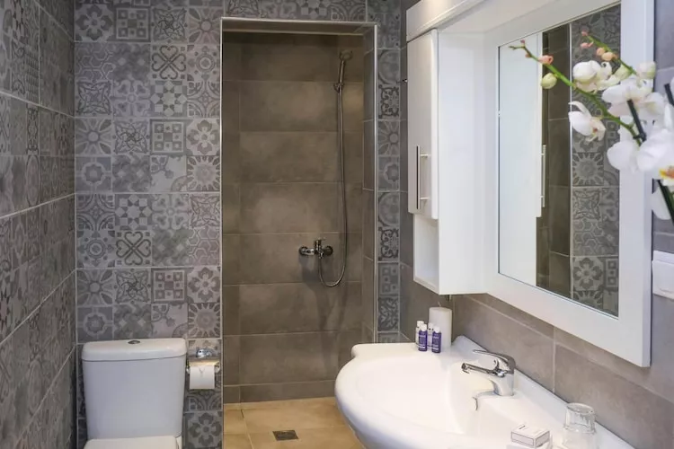 Holiday residence Acrotel Athena Villas, Elia Beach-1-bedroom-apartment ground floor - Badkamer