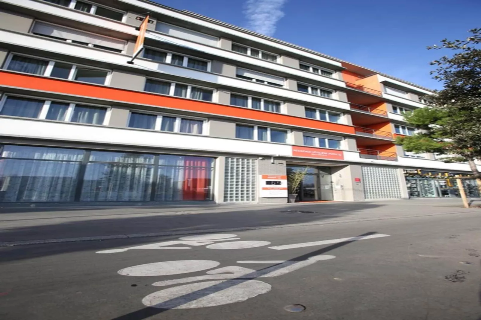 Adonis Paris Sud Studio Twin - Buitenkant zomer