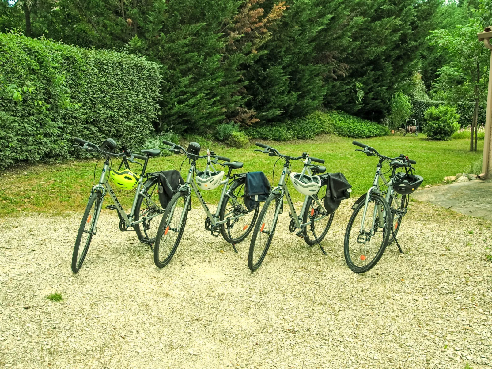 Urlaub im Süden zwischen Meer und Bergen - Buiten