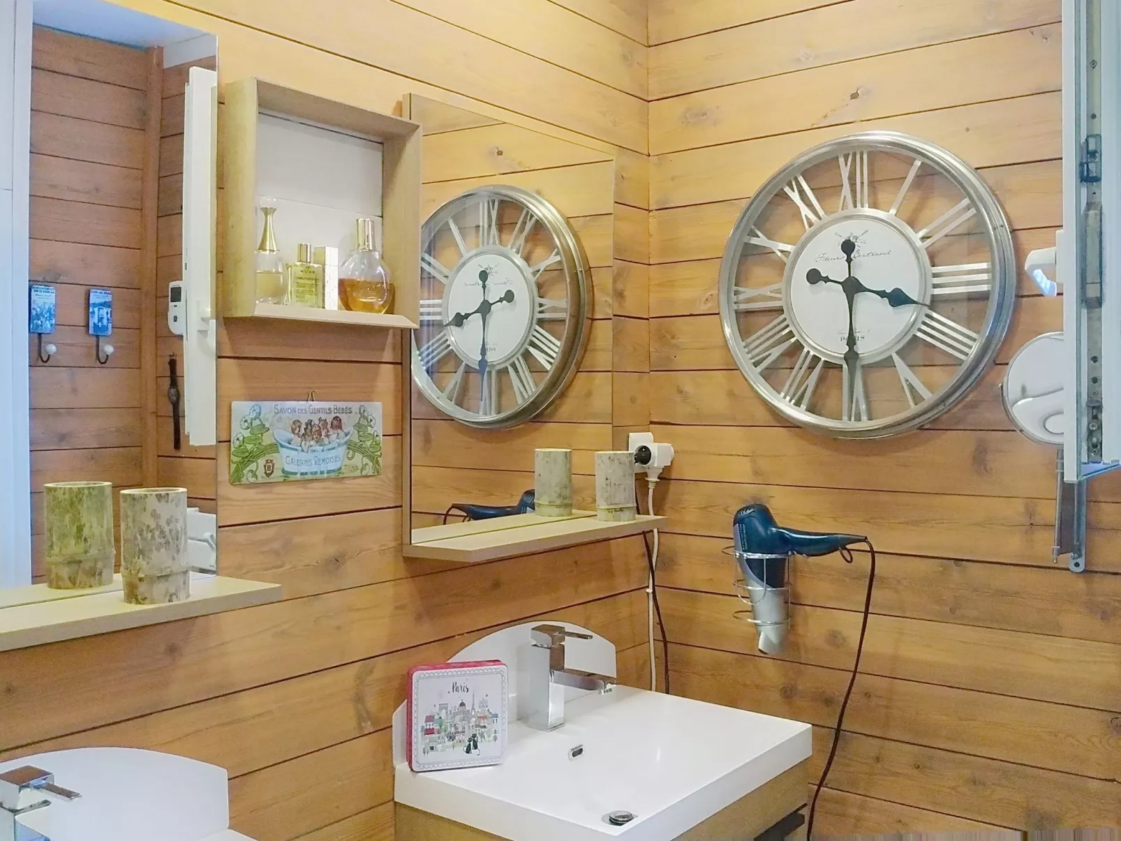 Le Paradis des Fleurs - Binnen