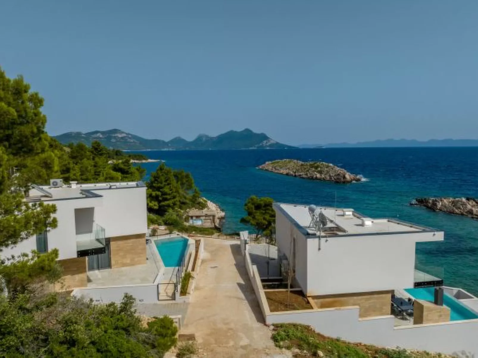 Beachfront villa Mare with seaview and pool - Buiten