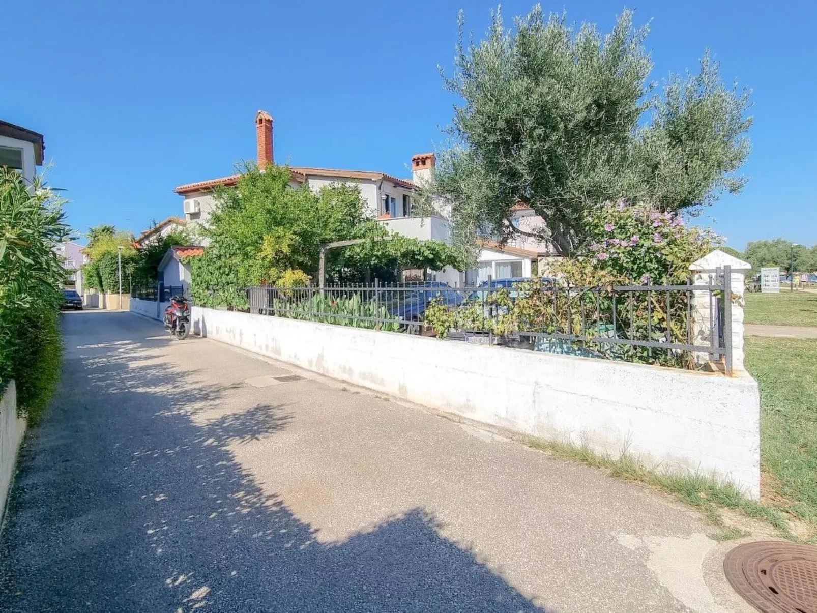 "Pintar 2" direkt am Strand - Buiten