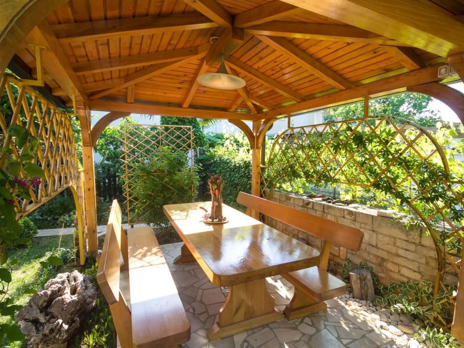 Zimmer "Joze" mit Terrasse - Buiten