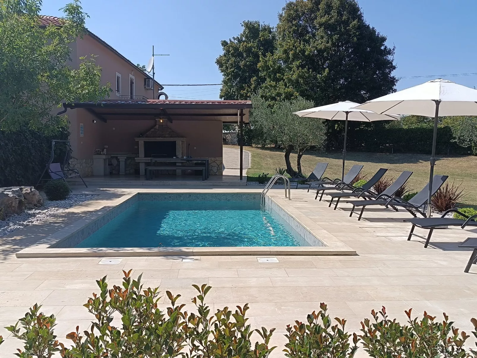 Villa Križanci - Buiten