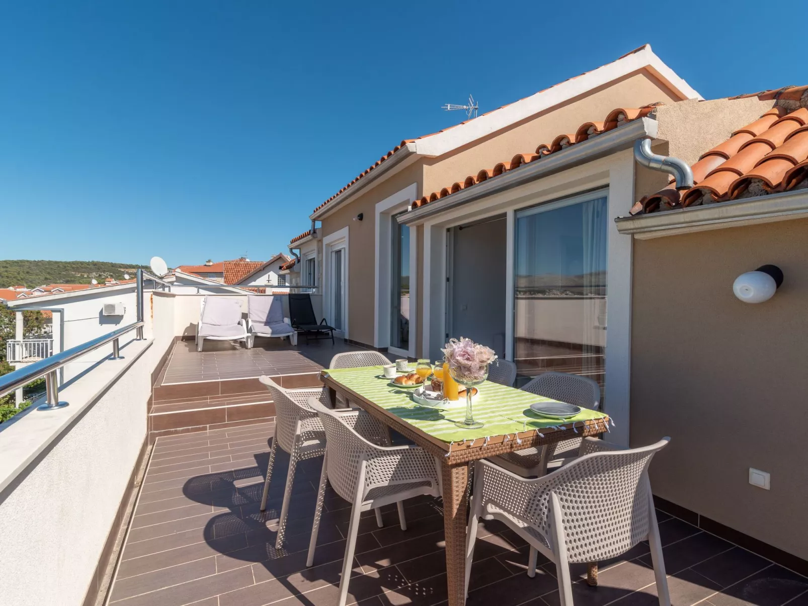 Moderne Ferienwohnung mit Gartennutzung, einem g - Image-tags.info