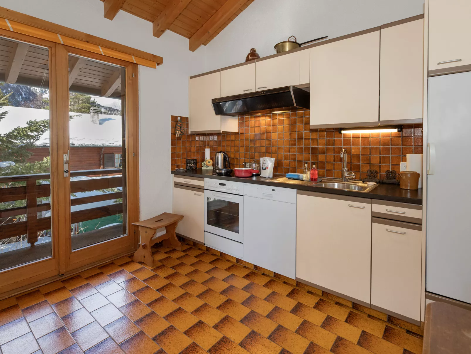 Veni, Vidi, Mansi - Binnen