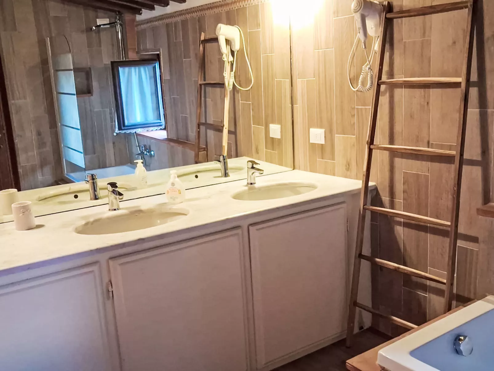 Il canto dei merli - Binnen