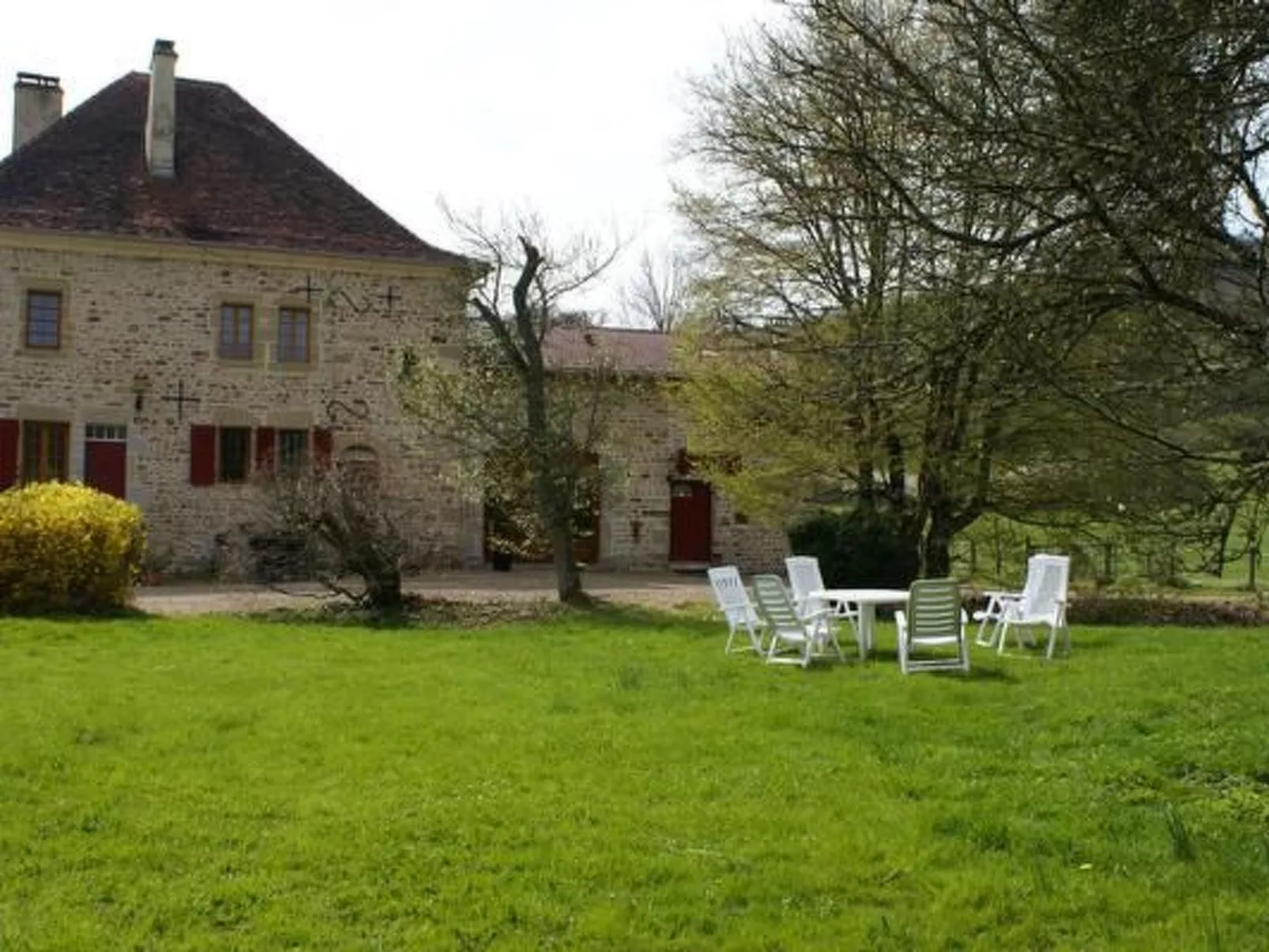 In Le Châtelet-Sur-Meuse mit Grill, Garten und Terrasse - Image-tags.info